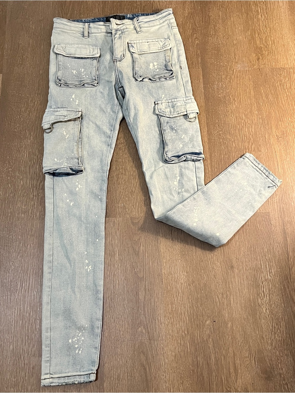 THRT Light Wash Cargo Skinny Jeans with Paint Splatter W30 measure at 28